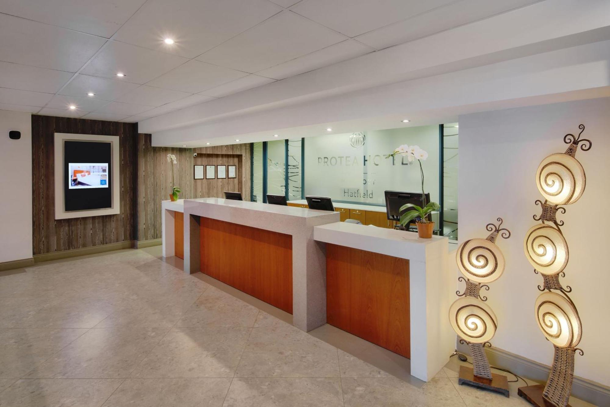 Protea Hotel By Marriott Pretoria Hatfield エクステリア 写真