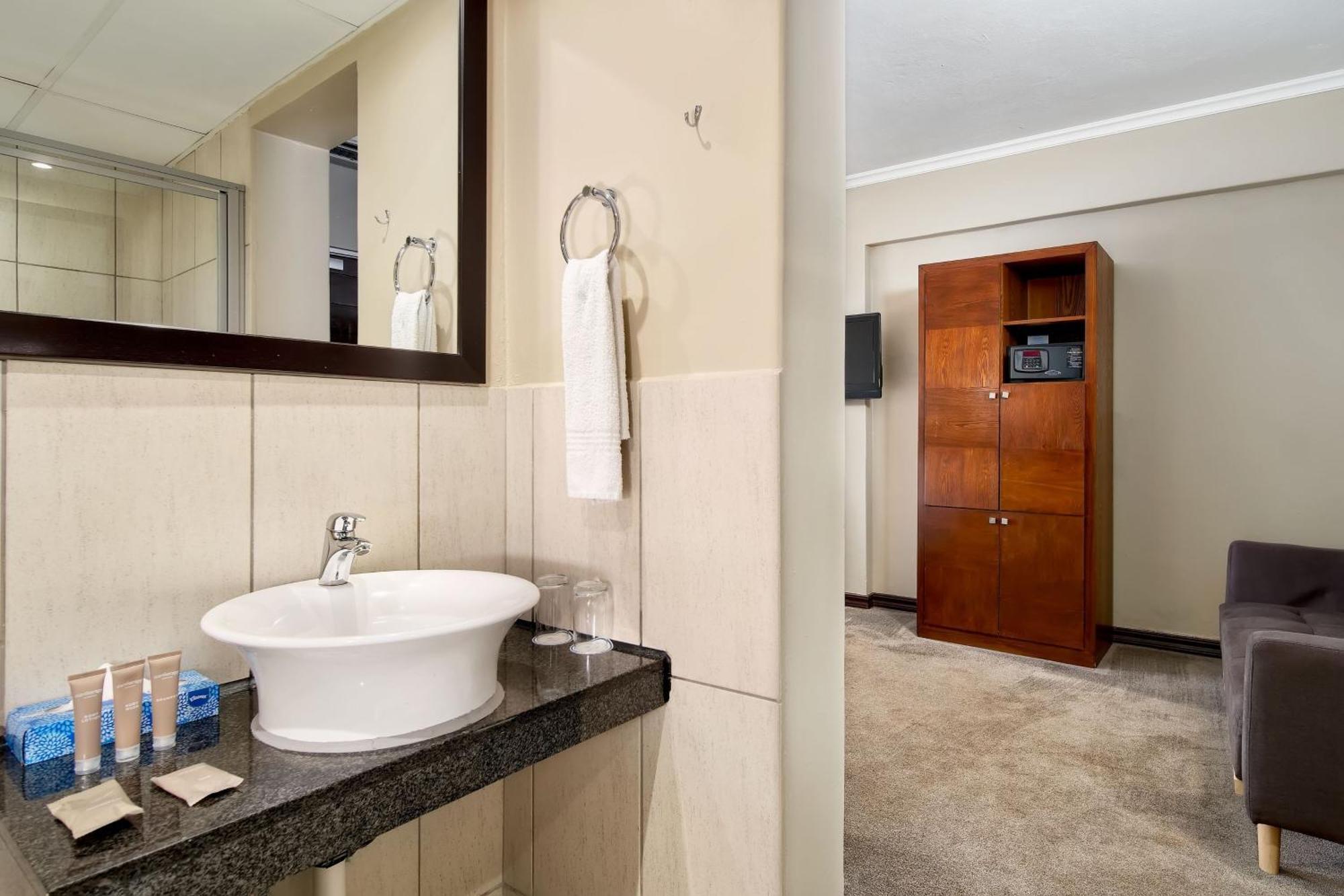 Protea Hotel By Marriott Pretoria Hatfield 部屋 写真