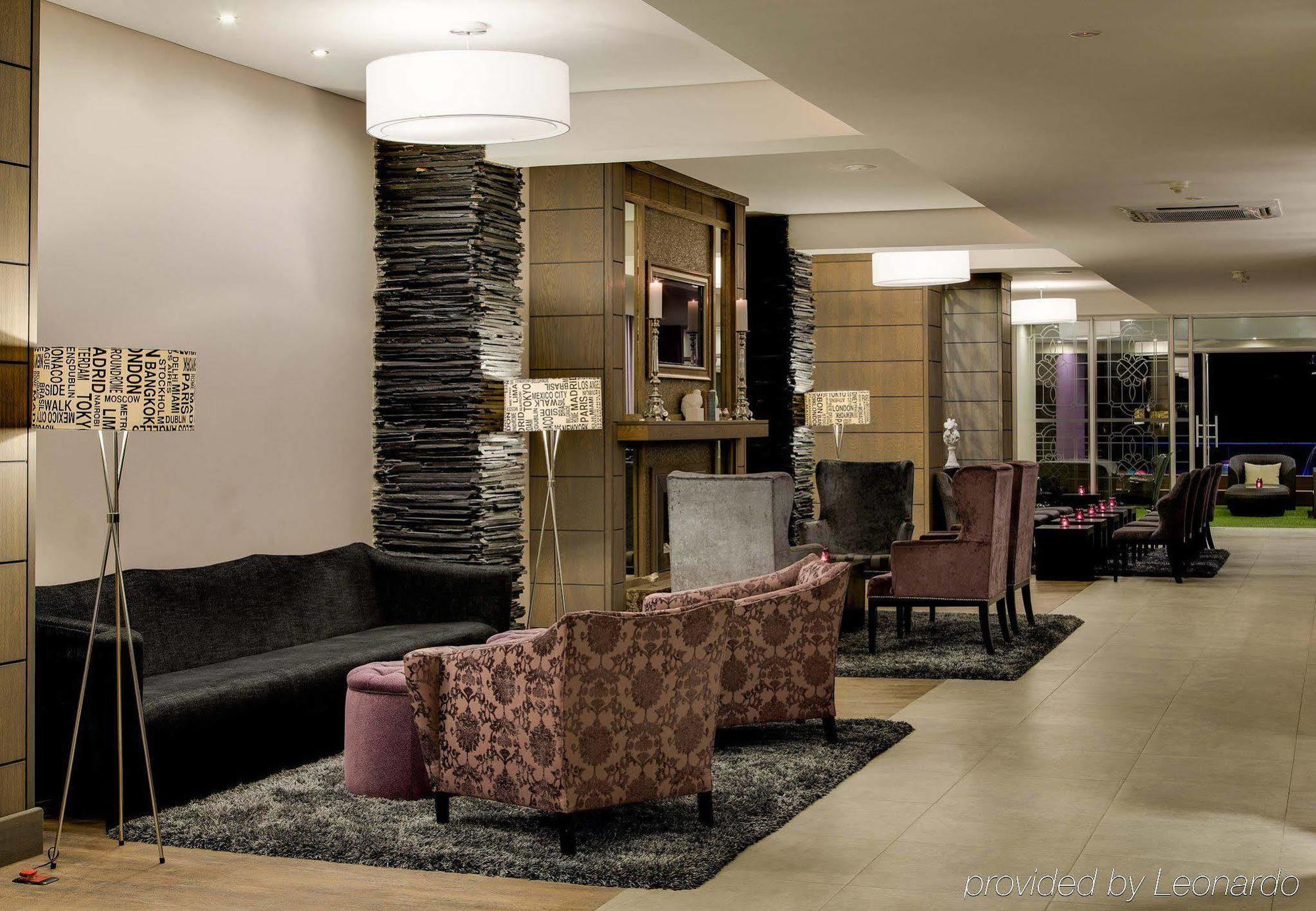 Protea Hotel By Marriott Pretoria Hatfield エクステリア 写真