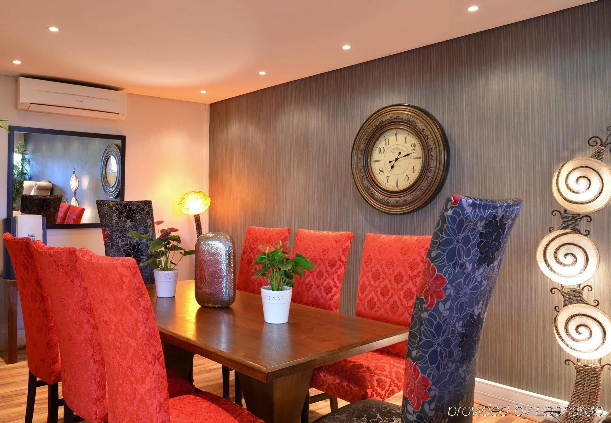 Protea Hotel By Marriott Pretoria Hatfield エクステリア 写真