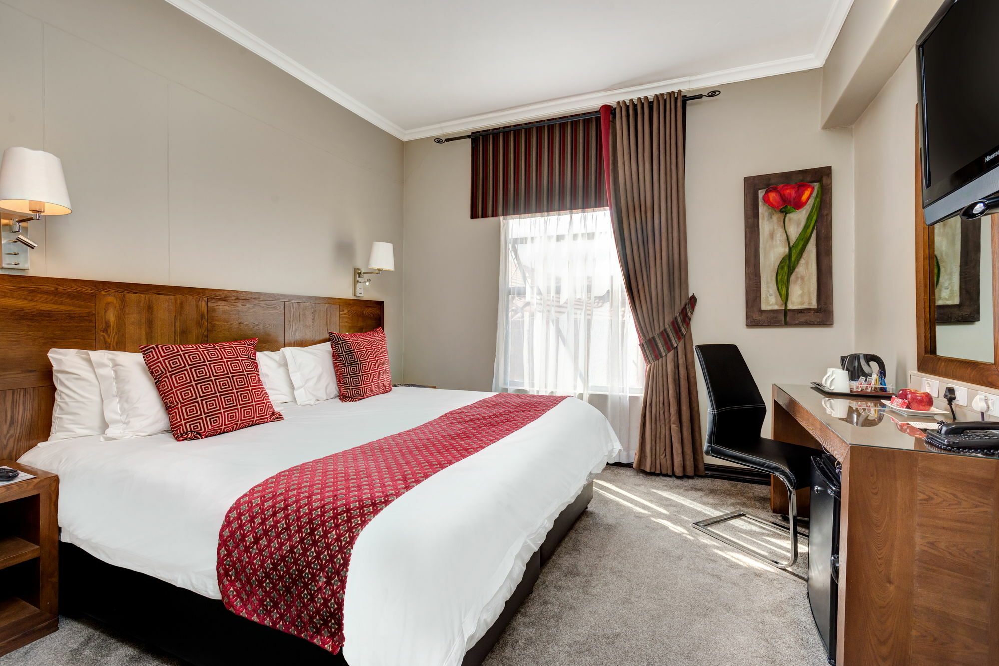 Protea Hotel By Marriott Pretoria Hatfield エクステリア 写真