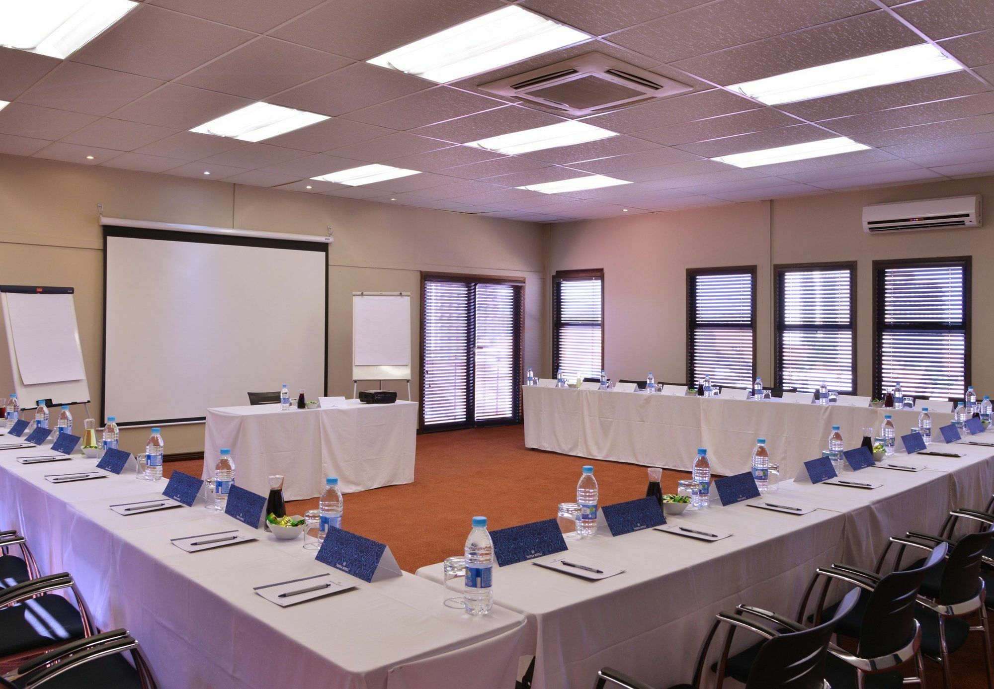 Protea Hotel By Marriott Pretoria Hatfield エクステリア 写真