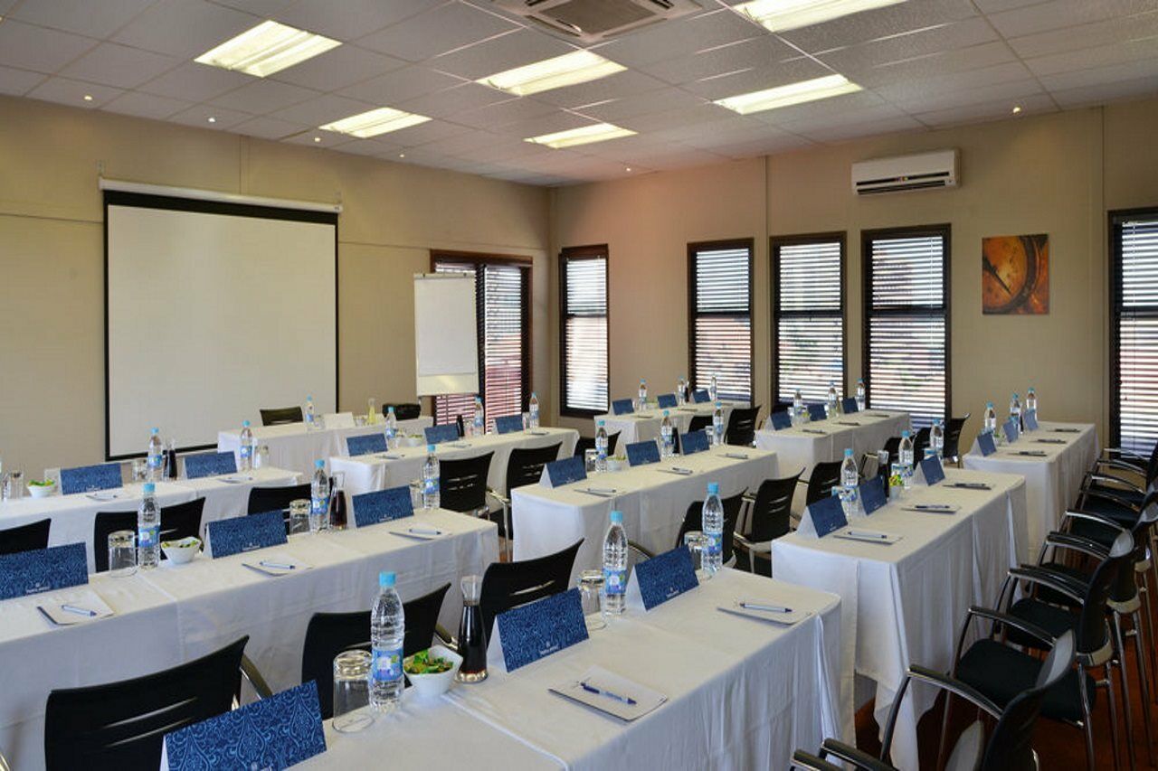 Protea Hotel By Marriott Pretoria Hatfield エクステリア 写真